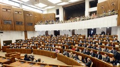 Už žiaden prieskum do volieb! Z okolitých krajín sme raritou