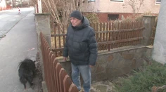 Za prasknuté potrubie pod mestskou cestou musí zaplatiť dôchodca (77). Kým tak neurobí, ostane bez vody