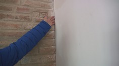 Jedna výhovorka za druhou. Stanislav už dva roky čaká na dokončenie rekonštrukcie domu