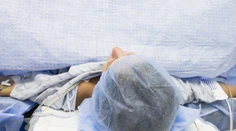 Žena bola 17 minút mŕtva. Odhalili, že trpí vzácnym ochorením, no dnes opäť športuje a vychováva syna