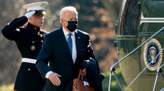 Biden telefonoval so Zelenským. Čo prisľúbil Ukrajine?