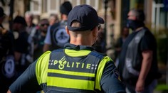 Muž plánoval útok na očkovacie stredisko v Holandsku. Zadržali ho včas