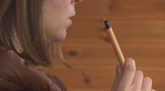 Vaping je horší ako klasické cigarety. Nová štúdia upozorňuje na čoraz populárnejší spôsob fajčenia