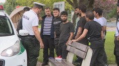 V okolí Bratislavy sa pohybujú stovky migrantov. Políciu zamestnávajú niekoľkokrát denne