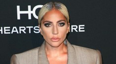 Lady Gaga je zasnúbená! Prsteň ju ale neprezradil