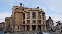 Budúcnosť na Slovensku nevidia. Takmer každý druhý stredoškolák plánuje po maturite odísť do sveta