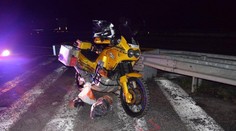 Motorkár sa zrazil na diaľnici s osobným autom, v krvi mal viac ako jeden a pol promile