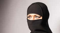 Rakúsky parlament schválil zákaz nosenia šatiek na základných školách