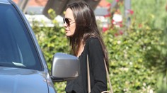 Hrozivo vychudnutá Angelina Jolie: Šaty na nej len tak viseli