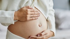 Pôrodnosť na Slovensku klesá. Odborník upozorňuje na riziká odkladaného rodičovstva