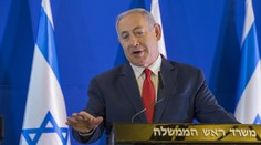 Politici spojili sily. Izraelský parlament schválil vládu národnej jednoty