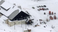 Pri lyžiarskom stredisku v Japonsku vybuchla sopka, o život prišiel jeden človek