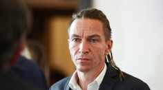 Piráti vo vláde zostávajú, ich odchod podľa Bartoša nie je na stole