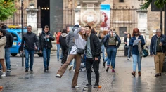 Nižší počet návštevníkov, vyššia daň či koniec Airbnb. Dovolenkové destinácie zavádzajú nové pravidlá pre turistov