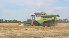 Vodiči sa musia obaliť poriadnou dávkou trpezlivosti. Zo dňa na deň bude na cestách viac kombajnov