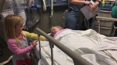 Srdcervúci pohľad. Ročné dievčatko trpí chorobou, ktorú deti nemávajú