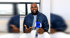 VIDEO: Je vzorom pre milióny mladých ľudí. LeBron James má vlastnú podobizeň legendárnej bábiky