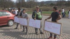 V Markušovciach sa napätie stupňuje, Rómovia protestovali pred úradom