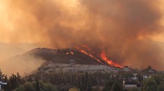 V Grécku sa už podarilo dostať pod kontrolu všetky požiare, na Rodose však stále platí stav núdze