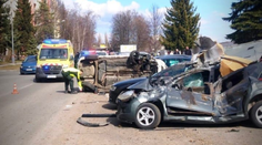 Vodič narazil do troch áut pri ceste. Nehoda v Poprade ochromila dopravu