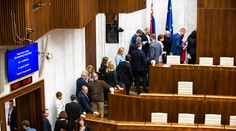 Poslanci zvolili iba šiestich kandidátov na sudcov ÚS. Tu sú ich mená