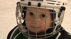 V Nových Zámkoch trénuje jedinečný hokejista