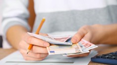 Zvýšené príplatky za prácu cez víkend či noc by mali dostávať aj štátni zamestnanci