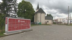 Balíkoboxy sa objavujú už aj na nezvyčajných miestach. Našli sme ich na cintoríne či pri kostoloch