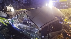 Hromadná nehoda neďaleko Senice. Pri predbiehaní nákladiaka prišiel o život nevinný vodič