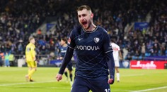 VIDEO: Bayern nedal penaltu, videl červenú, ale knokaut schytal od Bera. Slovák strelil víťazný gól v Allianz Arene