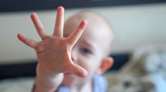 Mladá Nemka nechala malého syna zomrieť od smädu. Materstvo vraj nezvládala