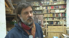 Tomáš počas požiaru v Banskej Štiavnici pomáhal iným, no takmer prišiel o svoj antikvariát