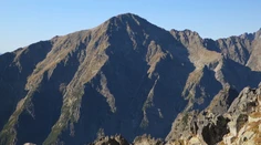 Tatry vstupujú do najkrajšieho obdobia roka. Mnohí turisti však zabúdajú na dôležitú vec