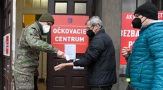 Tretiu dávku neodsúvajte na jeseň. Podľa odborníkov ju potrebujú najmä tí, čo neprekonali omikron