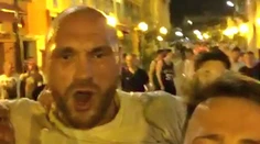 Fury pozval anglických fanúšikov, v bare nechal mastný účet
