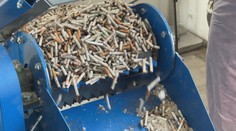 Nepopulárny odpad dostáva druhý život. Pri Bratislave vzniká cesta z cigariet