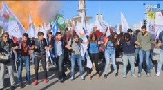 Okamih výbuchu nastraženej bomby v Ankare. Až 97 mŕtvych