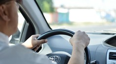 Stačí len tablet. Vďaka revolučnému českému vynálezu auto zastaví na diaľku bez ohrozenia vodiča aj okolia