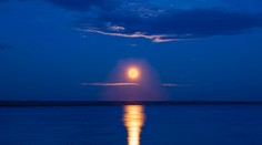 GALÉRIA: Pozrite si, ako sa „jahodový“ spln zjavil na oblohe