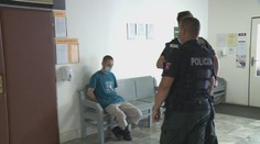 Exmanželku polial benzínom a vyhrážal sa, že ju podpáli. Hrozí mu desať rokov za mrežami