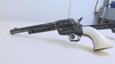 Zbrane alebo šperky? Nazreli sme do dielne, v ktorej sa rodia jedinečné majstrovské kúsky