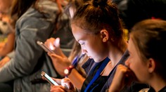 Pre mnohých Slovákov sa závislosť od mobilu stáva nočnou morou. Tu sú rady, ako si udržať pod kontrolou vlastný smartfón