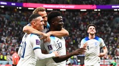 Hviezdny anglický útok si opäť schuti zastrieľal. Vo štvrťfinále vyzvú obhajcov titulu