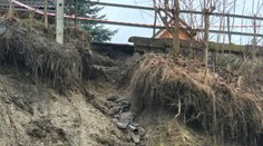 FOTO: V Ružomberku vyhlásili mimoriadnu situáciu. Došlo tam k zosuvu pôdy