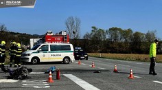Tragická nehoda pri Vranove nad Topľou. Mladý motorkár († 21) neprežil zrážku s nákladiakom