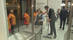 Z rozliatej kávy holandského premiéra sa stalo virálne video