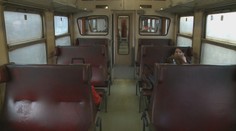 Tisíce Slovákov aj napriek koronavírusu musia do práce cestovať. Pozrite sa, ako to vyzerá vo vlakoch