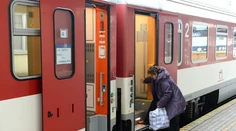Vlaky zadarmo pre dôchodcov sa zatiaľ rušiť nebudú. Má to jednu podmienku