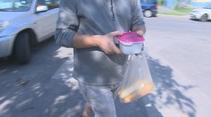 V bojových podmienkach: Školákom z Nitry musia nosiť teplé obedy rodičia