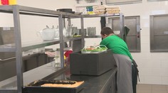 Odkázaní na pomoc budú môcť využiť štátne poukážky. Má to však háčik